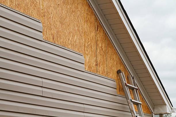 Professional Fiber Cement Siding technician working in Lugoff, SC
